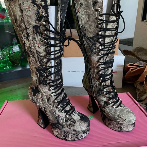 Sugar Thrillz Cat Print knee high lace up boots - Picture 7 of 11